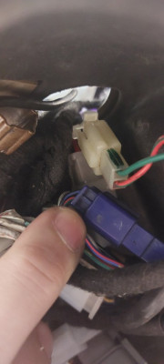 20250313_112530.jpg (49.58 KiB) 1112 mal betrachtet Stecker in der Lampenmaske